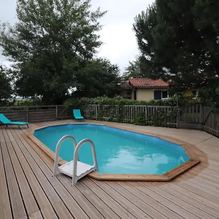 Gite Atypique Avec Piscine Chauffee, Terrasse, Et Aire De Jeux, Proche Sites Touristiques Du Cantal - Fr-1-742-162 Nyaraló